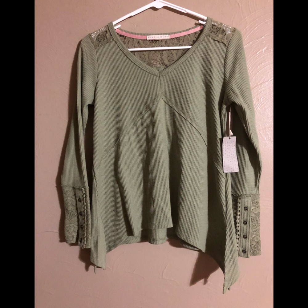 Boho pretty green lace top